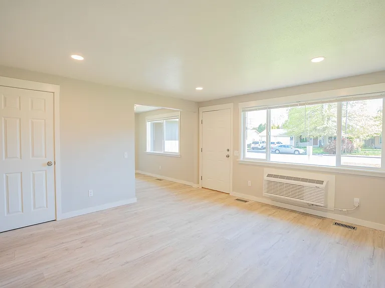 2840 Railroad St SE — Photo 14