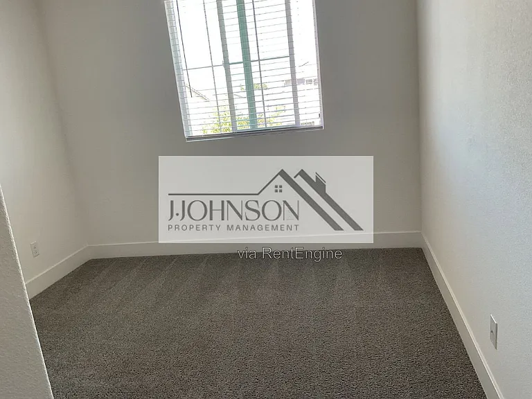 1160 Richardson Rd — Photo 15