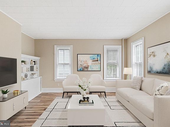 3rd image of 154 7th St