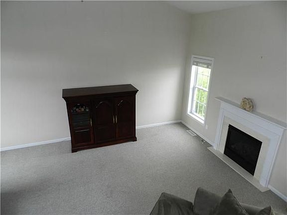 4th image of 43 Carrie Marie Ln