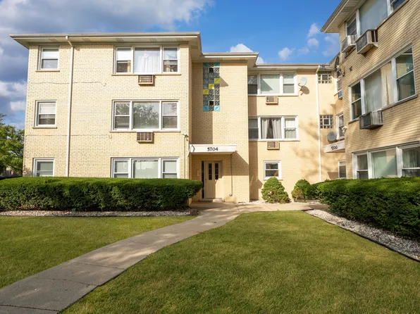 5704 W Montrose Ave APT 2B, Chicago, IL 60634