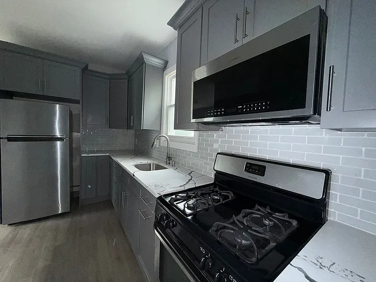 832 Hussa St #2 — Photo 5
