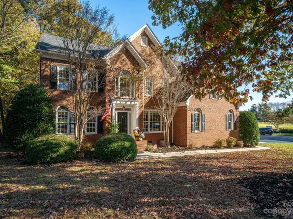 4800 Shannamara Dr #132, Matthews, NC 28104