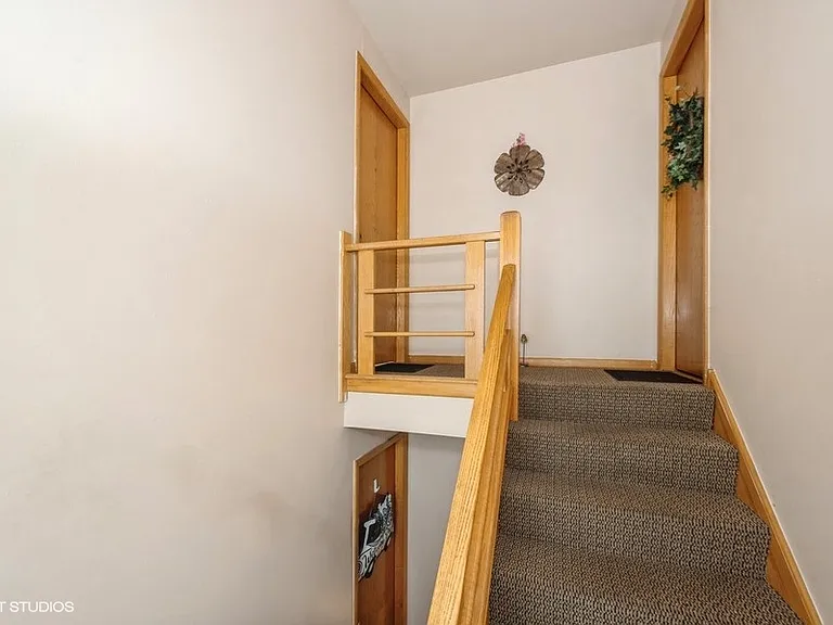 6883 N Northwest Hwy #2R — Photo 15