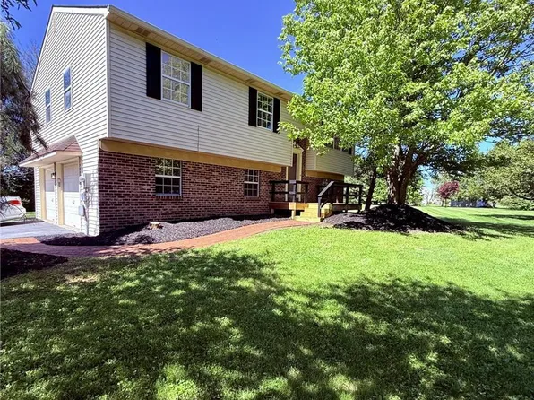4943 Washington St, Schnecksville, PA 18078
