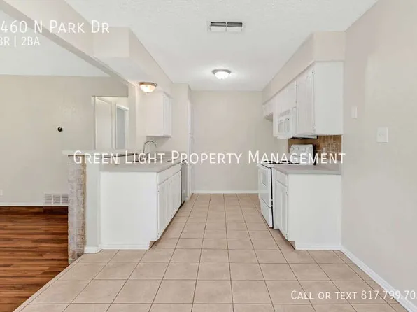 6460 N Park Dr, Watauga, TX 76148
