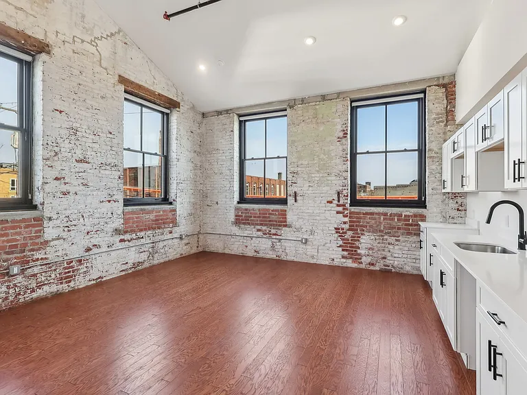 Hancock Lofts — Photo 22