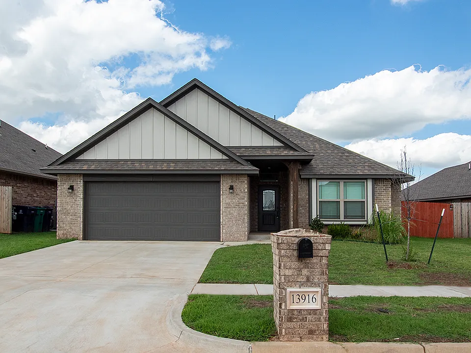 13916 Upper Village Dr