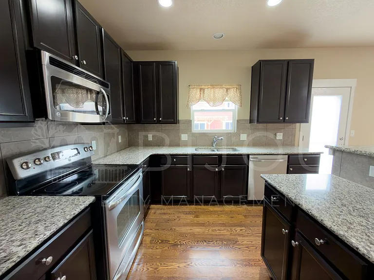 7356 Big Prairie Ct — Photo 7