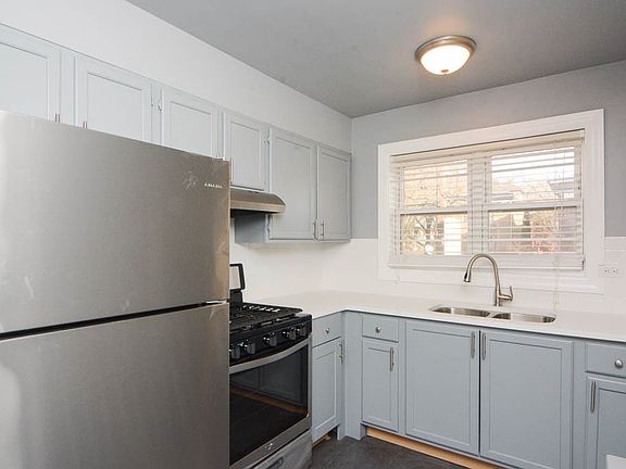 3rd image of 7435 N Winchester Ave #E03p