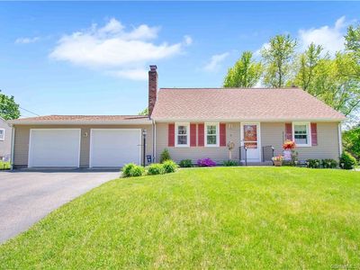 11 Brook Rd, Enfield, CT, 06082
