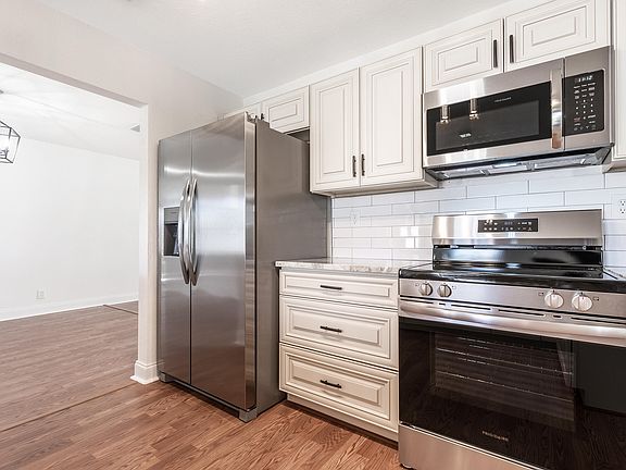 4th image of 105 Greenwood Court
