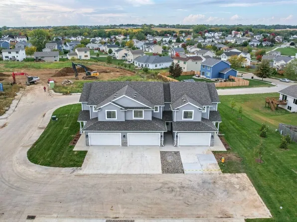 7000 Lake Hill Dr Unit 24, Des Moines, IA 50320