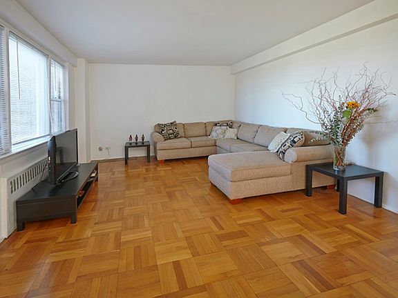 2nd image of 3725 Henry Hudson Pkwy W #8C