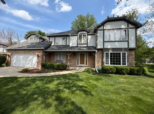 8S471 Oxford Ln, Naperville, IL 60565