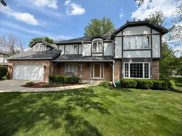 8S471 Oxford Ln, Naperville, IL 60565