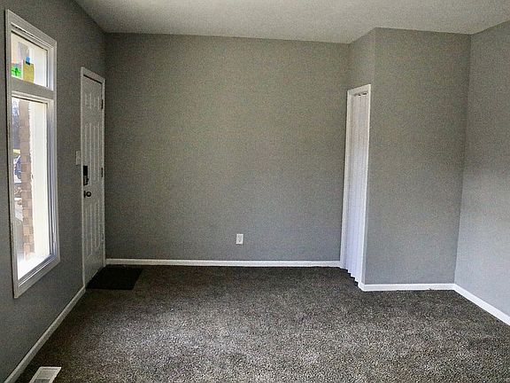 UNIT 1 LIVING ROOM