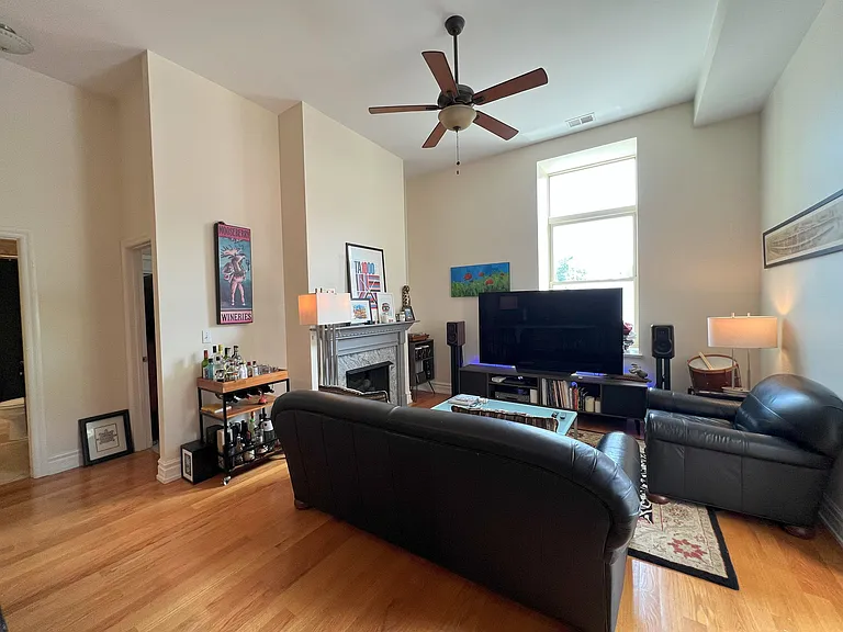 1470 W Carmen Ave #104 — Photo 18