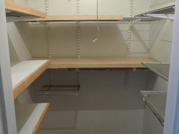 3rd image of 310 W 47th St APT 7C