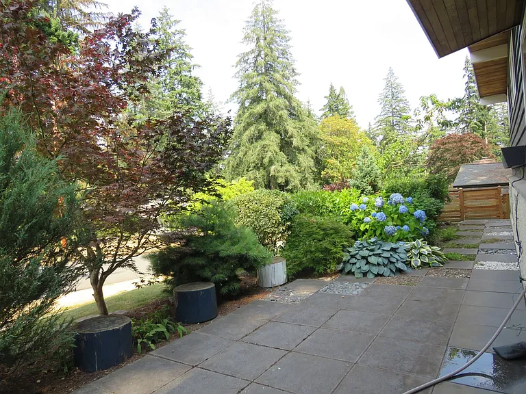 15105 SE 20th St — Photo 3