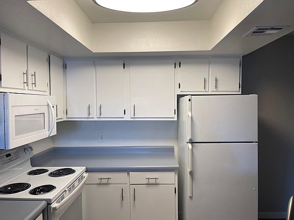 2nd image of 111 Warbonnet Way #112