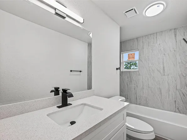 8310 Wild Rose St APT 19C, Houston, TX 77083