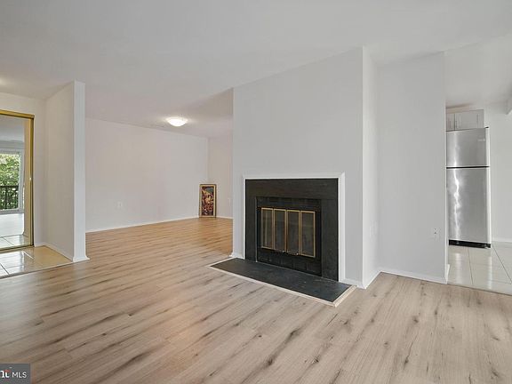 4th image of 18040 Chalet Dr #15204