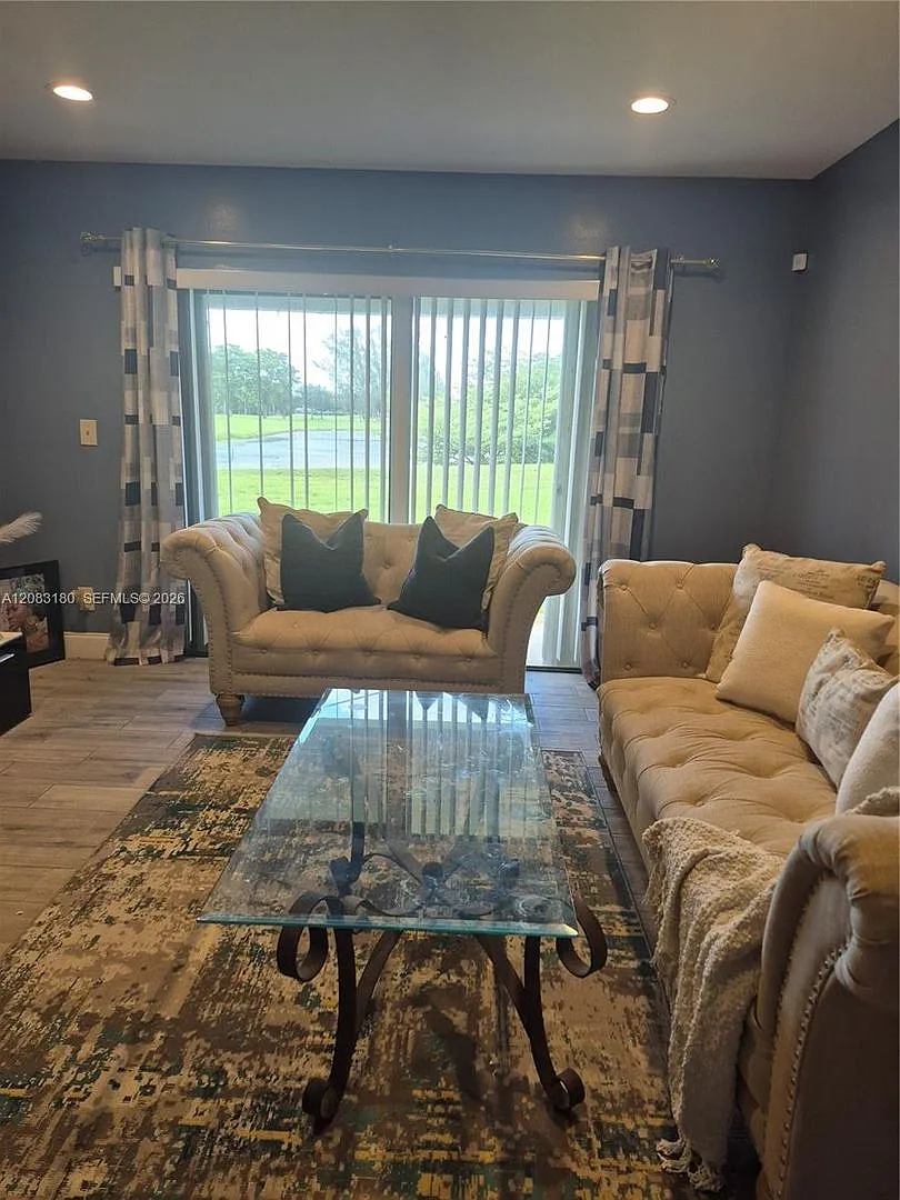 1109 NW 107th Avenue 1109, Pembroke Pines, FL 33026 - 4007 — Photo 2