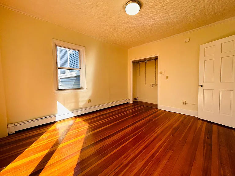 Photos were taken prior to the current tenancy.