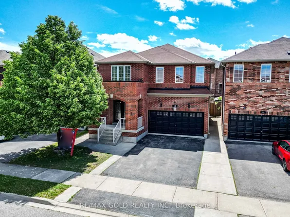 18 Travis Cres, Brampton, ON L7A 0P2