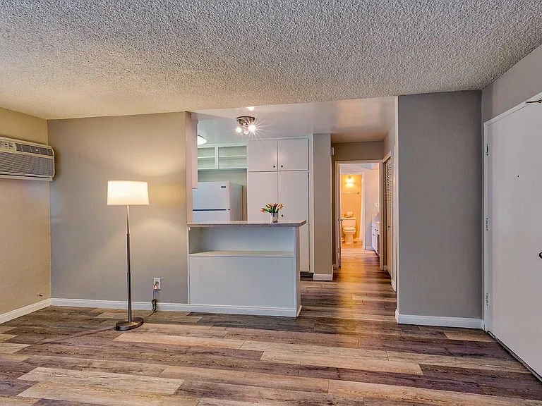 Summerview Beach Resort Luxury Apartments — Photo 54