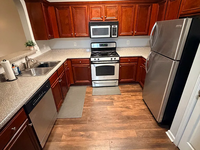 114 Creighton Ln — Photo 39