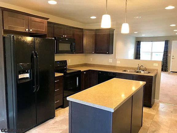 5th image of 216 Jonathan Ln