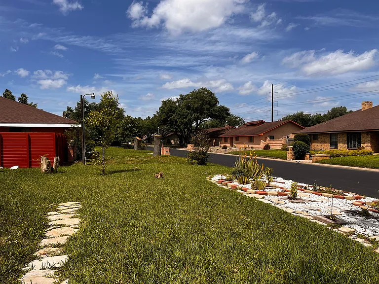 118 E Tulip Ave — Photo 17