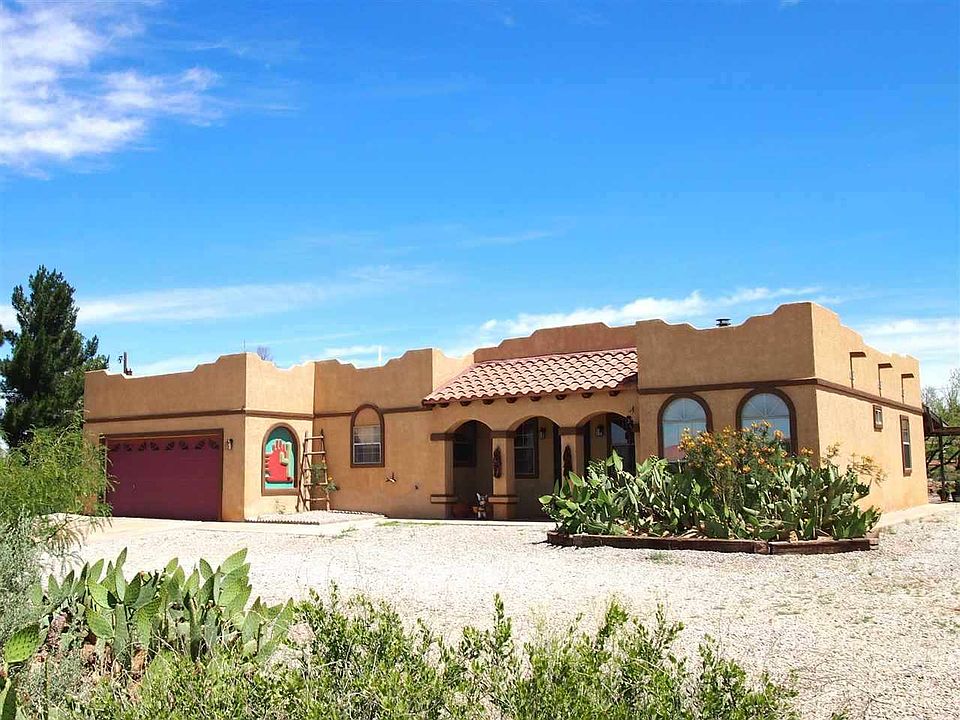 1st image of 25 Calle Flores