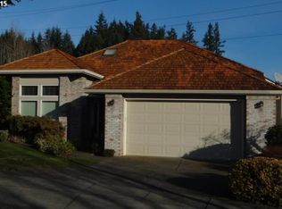 10640 SW Oriole Cir, Beaverton, OR 97007