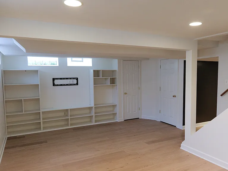 505 Catalpa Dr — Photo 17