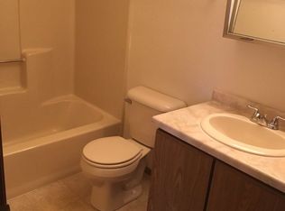 810 Abrams St APT 1, Green Bay, WI 54302