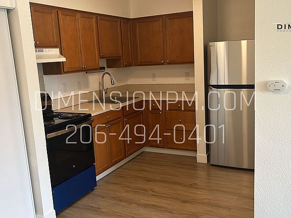 3rd image of 1419 S J St #100