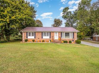 2825 Westchester Dr, Burlington, NC 27217