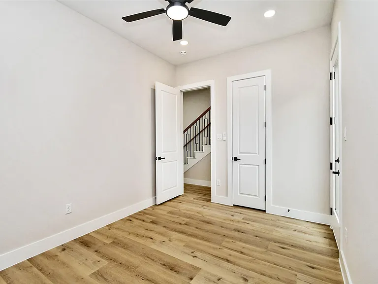 3231 Tuam St — Photo 5