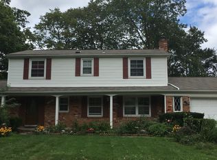 5560 Normanhurst Dr, West Bloomfield, MI 48322