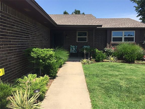 2nd image of 1019 Arlington Dr