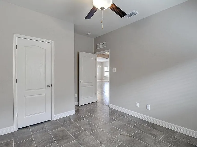 7530 Sable Creek Dr — Photo 34