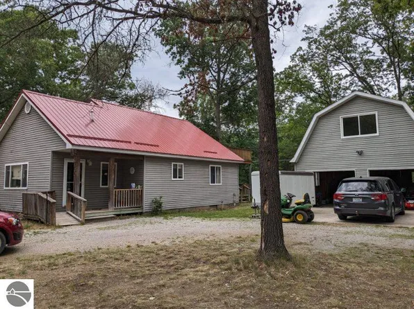 8278 Chain Lake Rd, South Branch, MI 48761