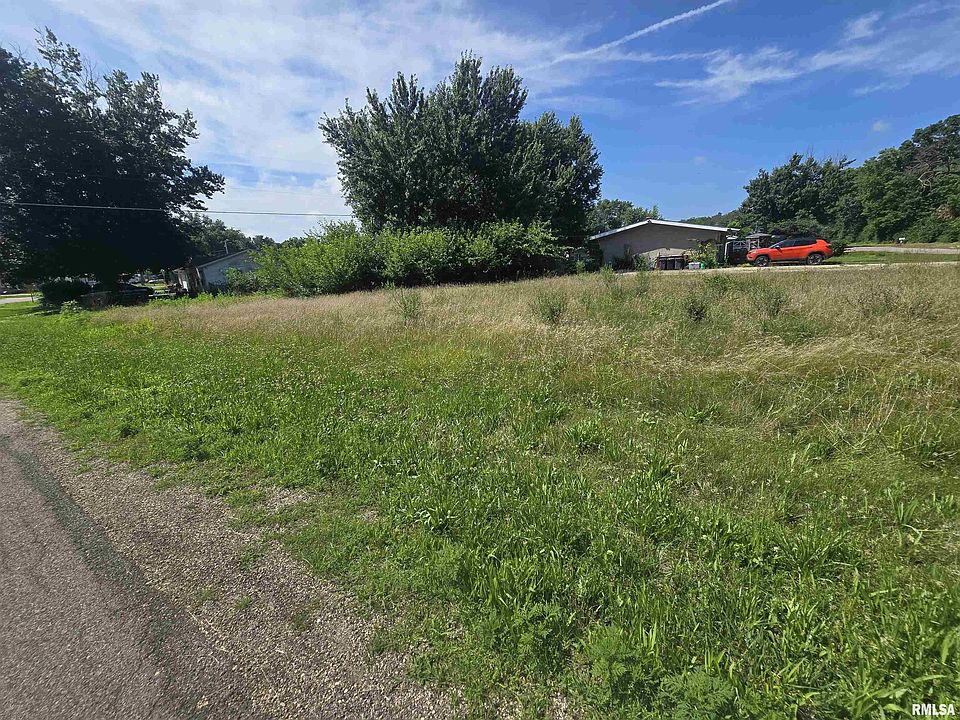 2nd image of 30 Lakeview Dr