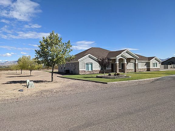 2nd image of 3592 W Riverwalk Ln