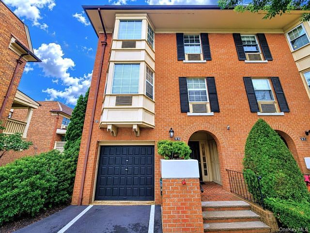 1st image of 13-15 Estates Ln #1569