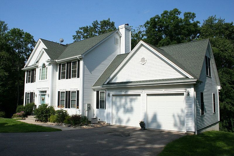 11 White Oak Ln, Quaker Hill, CT 06375 Zillow