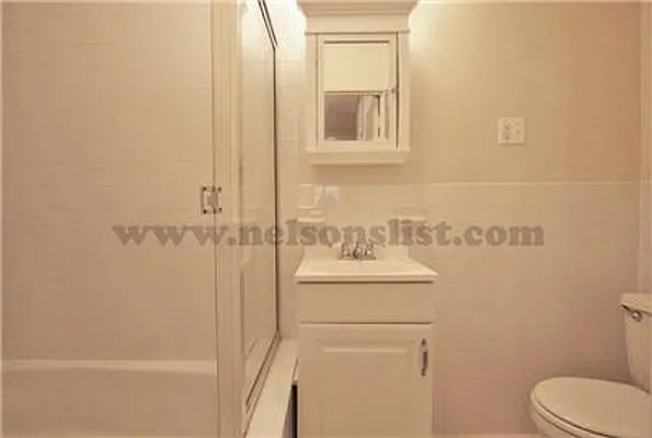 Rented by R New York | media 10